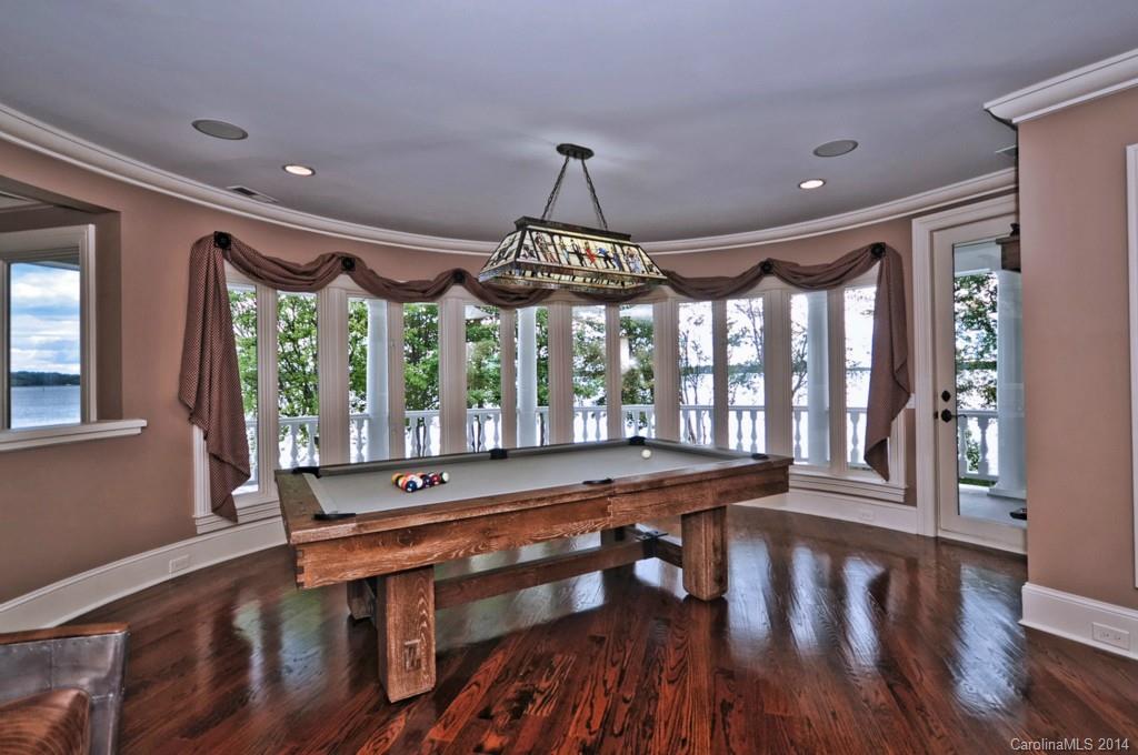 The Peninsula - Residential