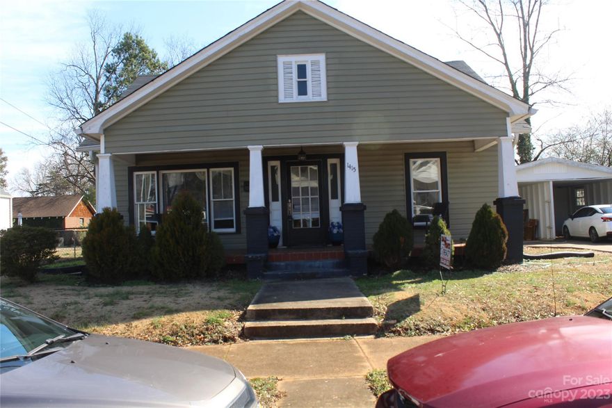 Property has shared garage there are 2 tracts making up the approx..22 acre. Nice soaking tub.  Lots of room.