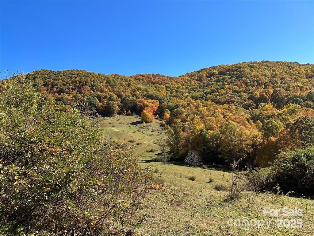 Hidden Valley - Land