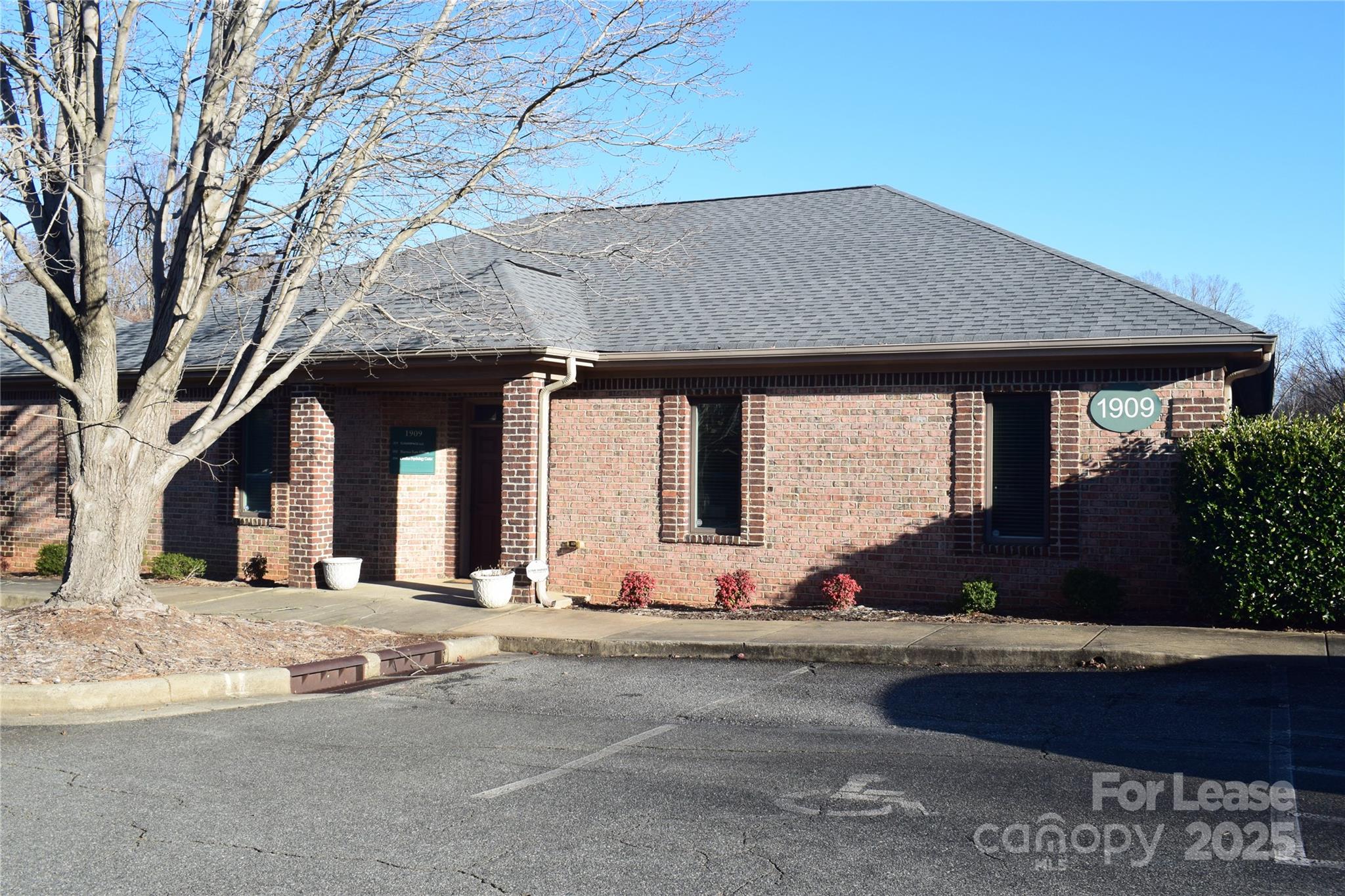 1909 J N Pease Place