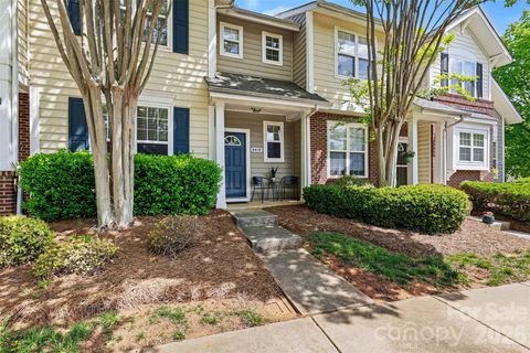 Photo of 8418 Chaceview Court, Charlotte, NC 28269 (MLS # 4368369)