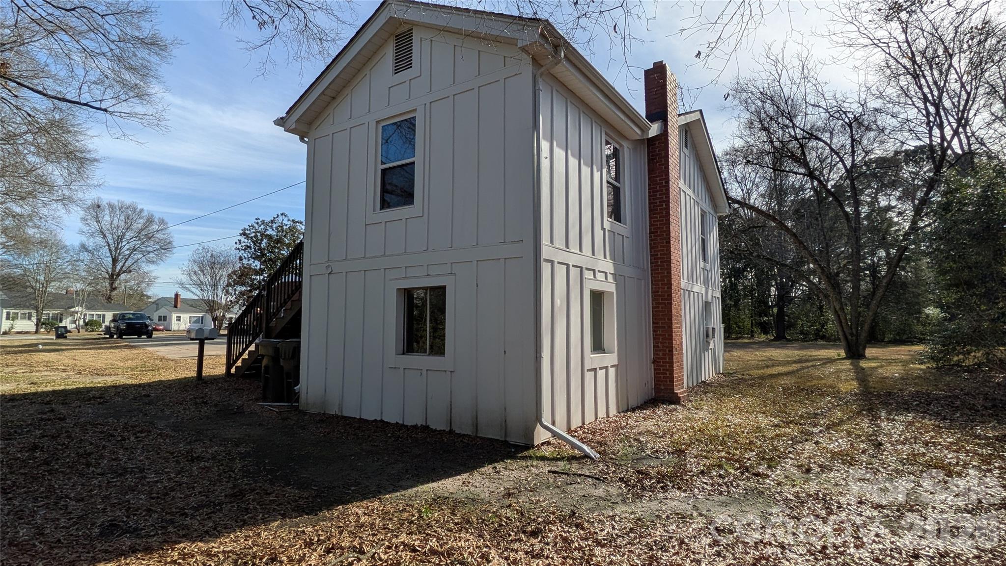 842 S Confederate Avenue