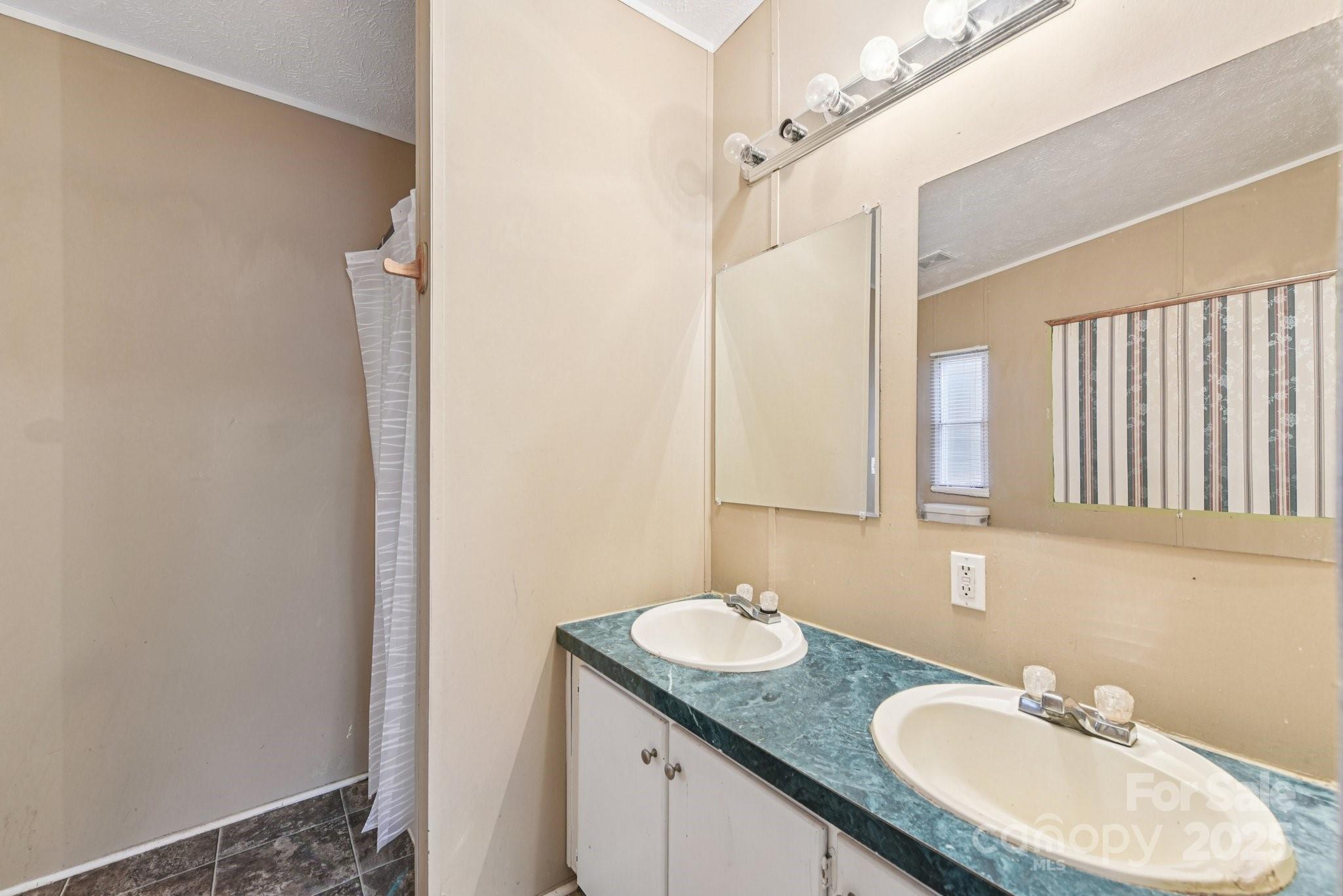 Hidden Oaks - Residential