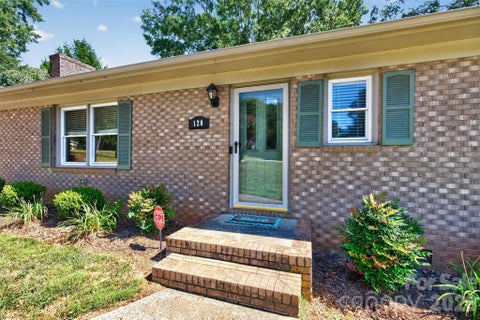 Photo of 120 Regal Circle, Mooresville, NC 28117 (MLS # 4428050)