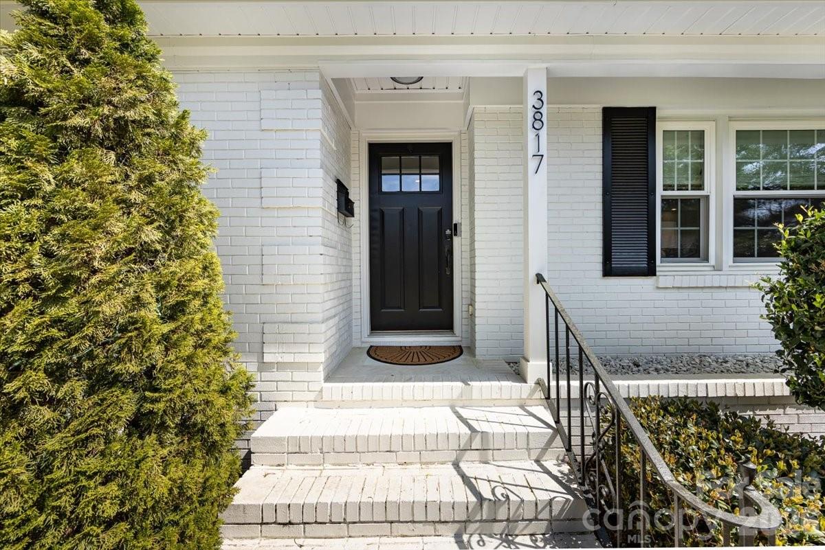 3817 Flowerfield Road