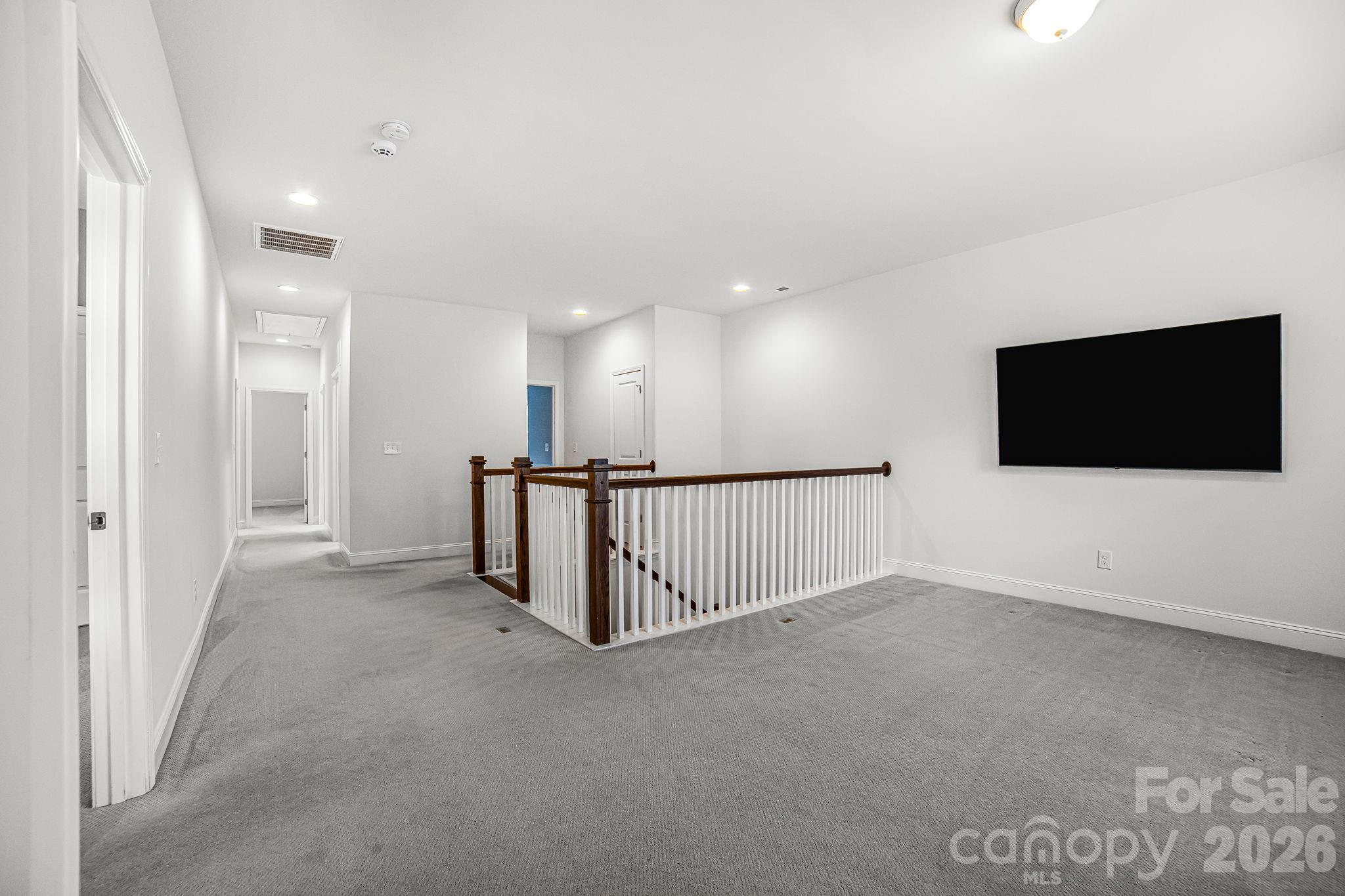 Cobblestone Manor - Residential