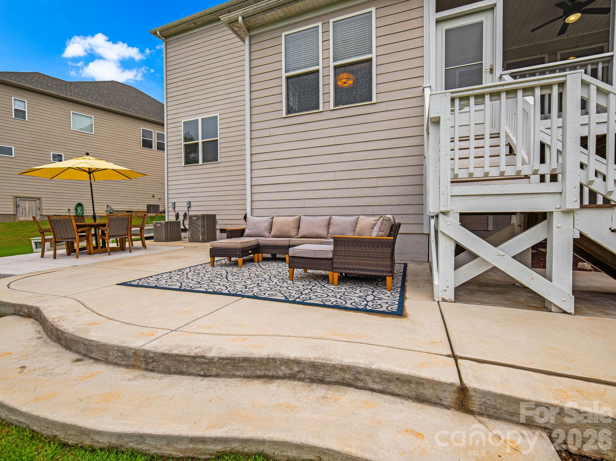 Cobblestone Manor - Residential