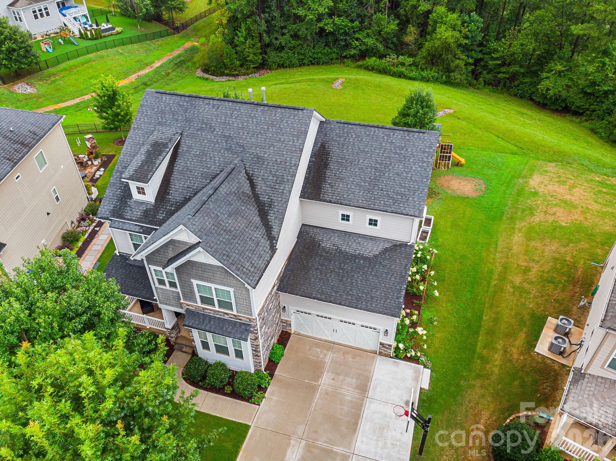 Cobblestone Manor - Residential