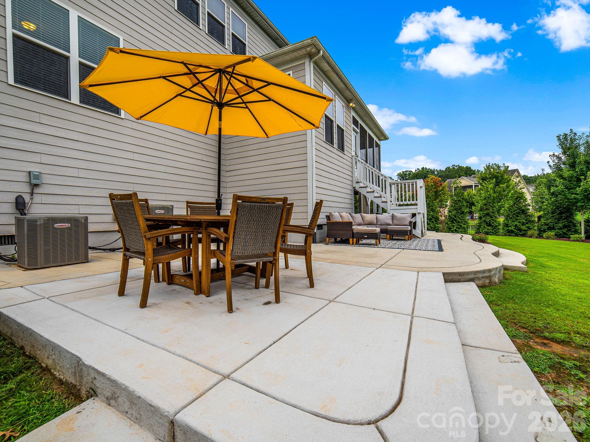 Cobblestone Manor - Residential