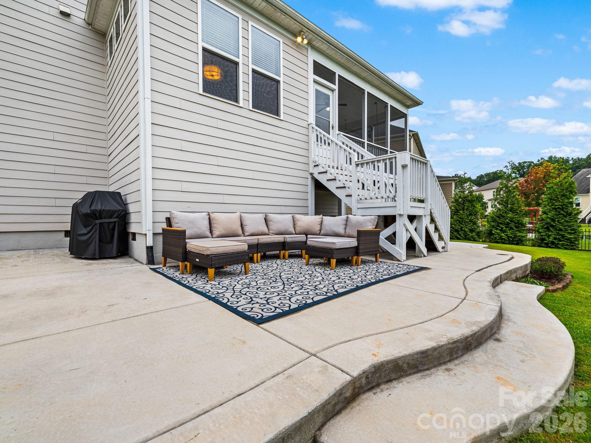 Cobblestone Manor - Residential