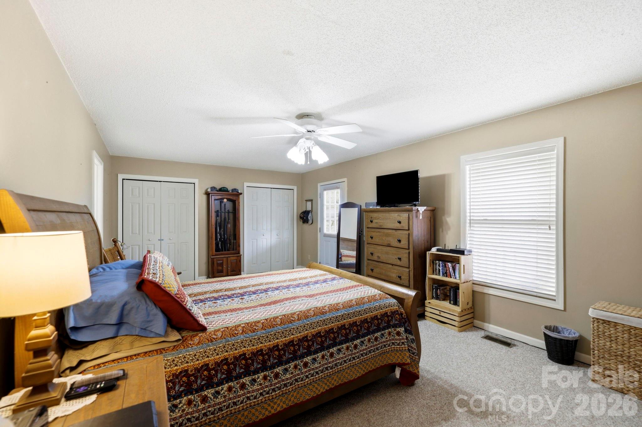 Round Mountain - Residential