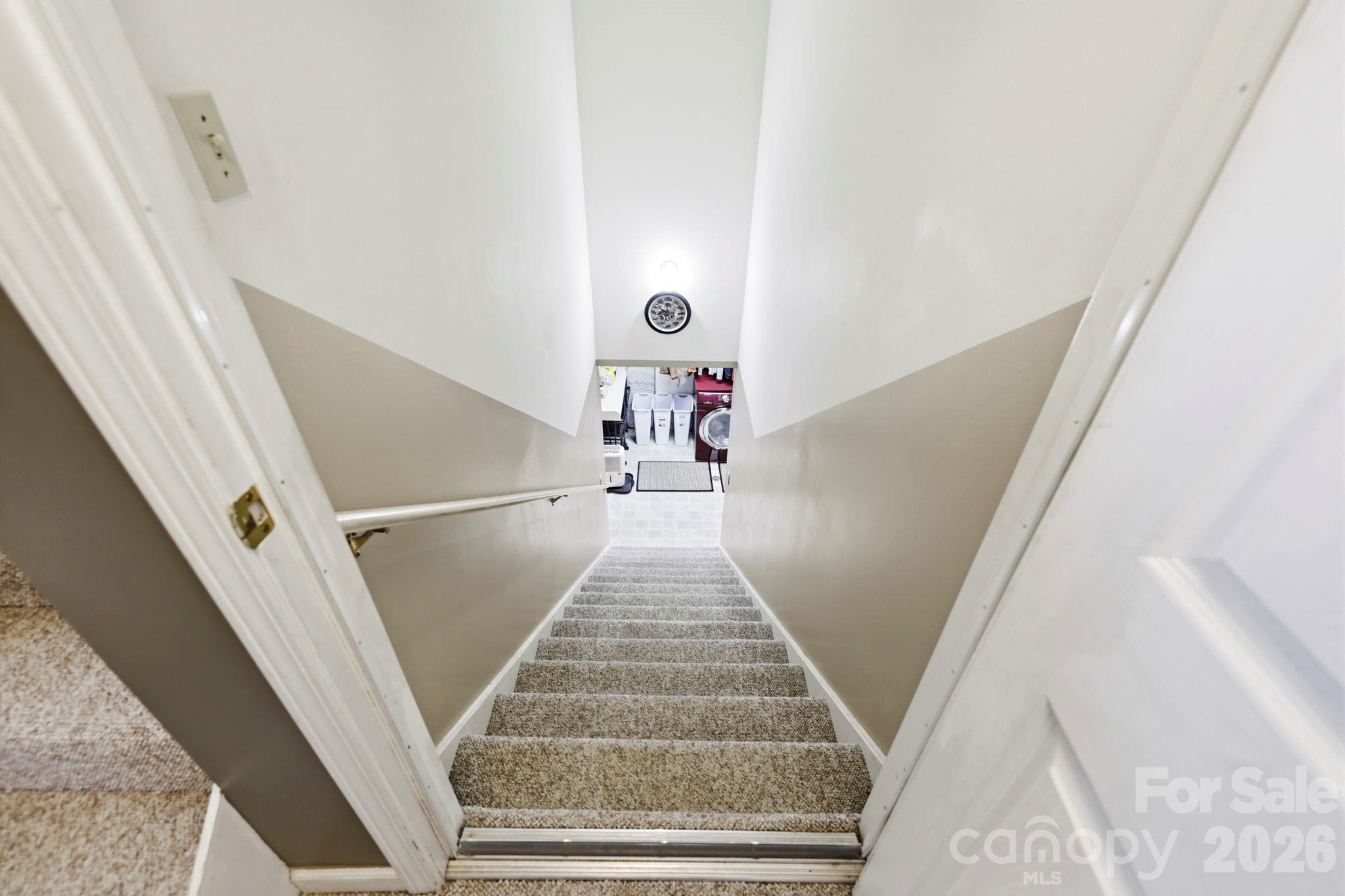 Round Mountain - Residential