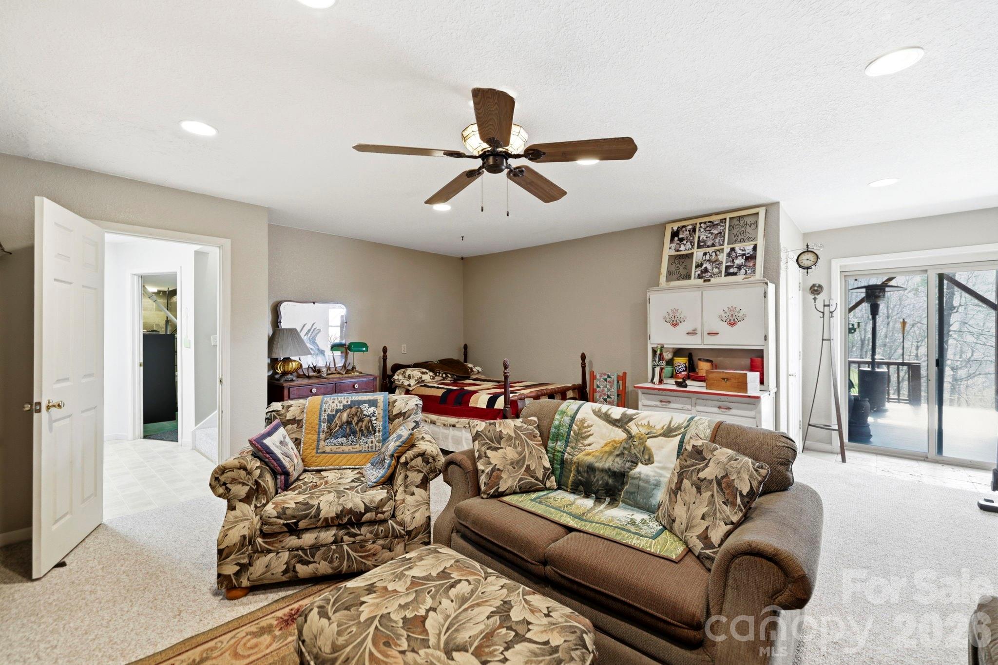 Round Mountain - Residential