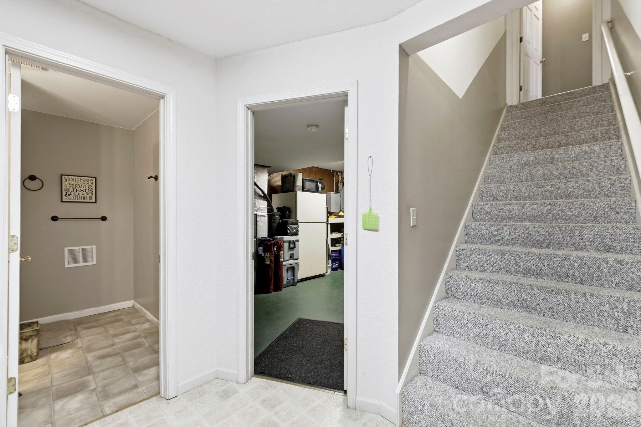 Round Mountain - Residential