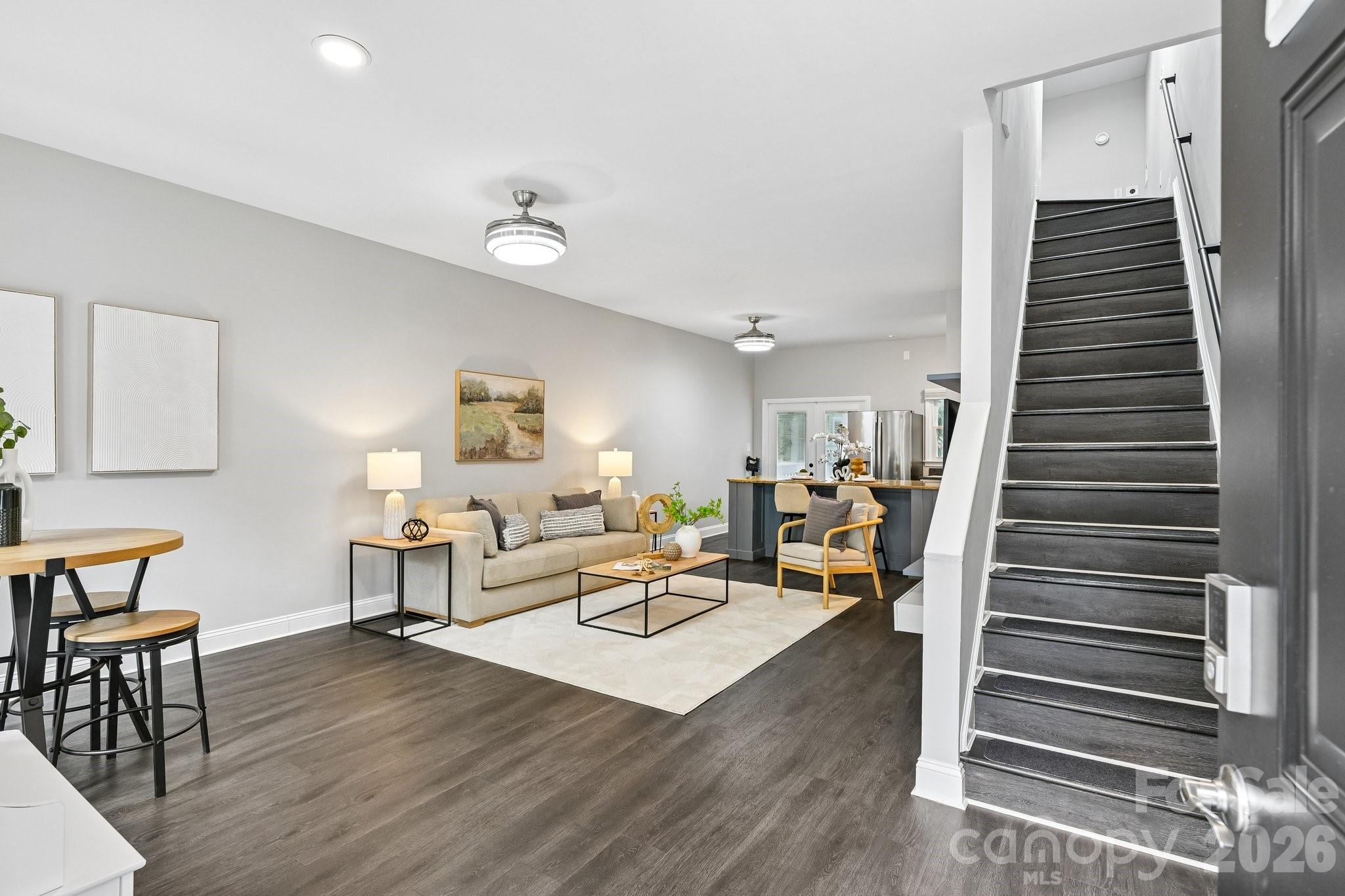 316 W 10th Street