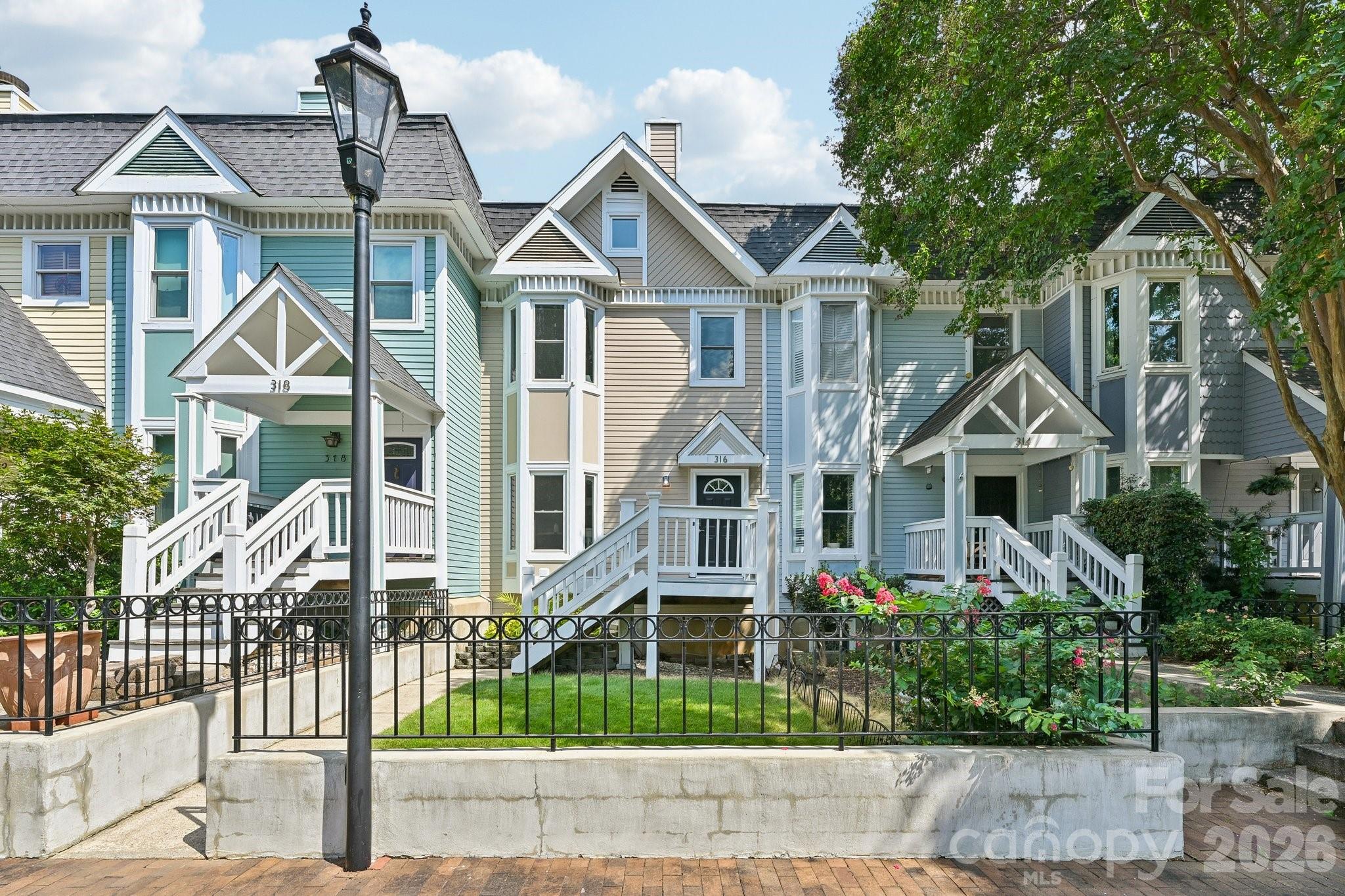 316 W 10th Street