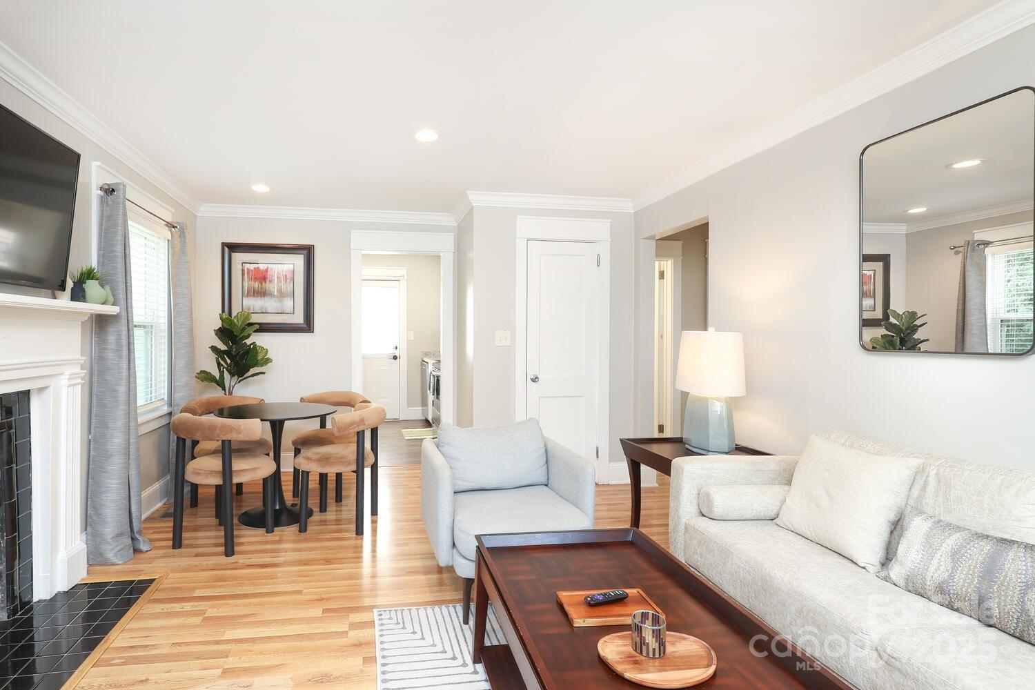 1820/1822 Kensington Drive