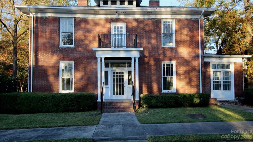 Nice Brick Triplex Apartment Home Located in the downtown area of Chester, SC, 2nd Floor Apartment with 1 Bedroom, 1 Bathroom, Eat in Kitchen with Range, Refrigerator & Dishwasher.
No Smoking/No Vaping. Call Owner for All Pet Permission. Maximum Occupants 2.
Available NOW for viewing with an approved application and appointment.