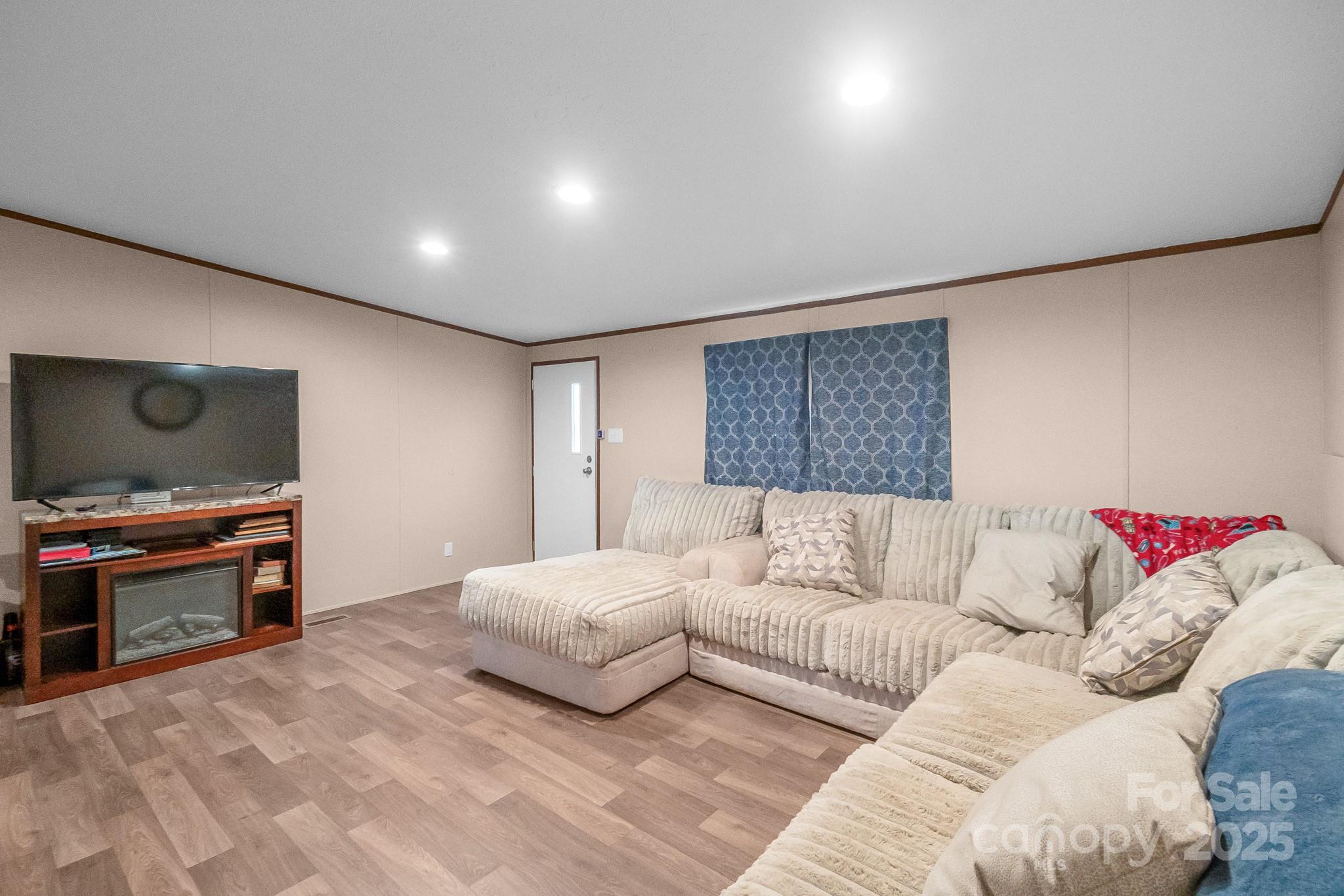 5263 RALEYS MILL Road