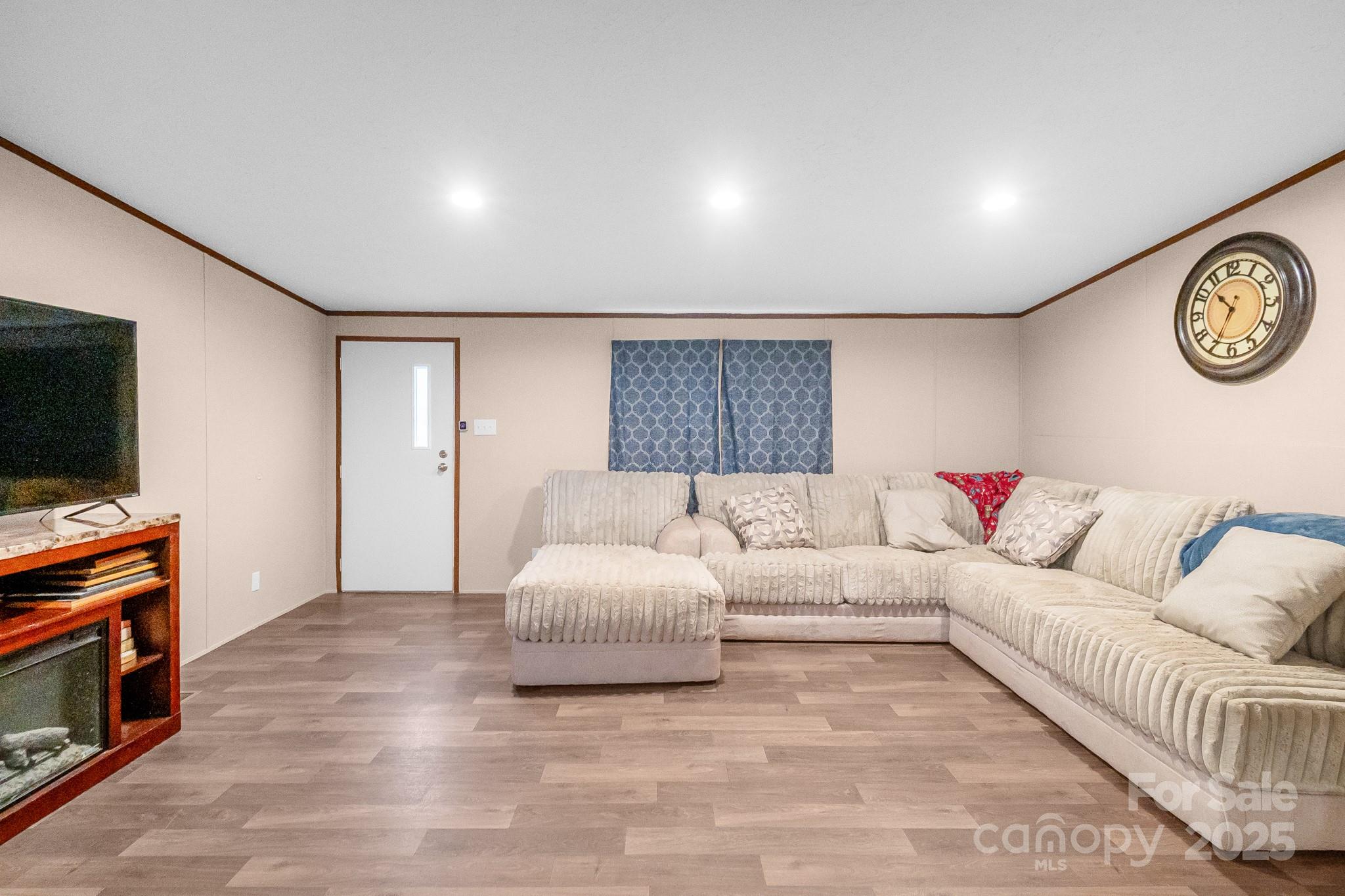 5263 RALEYS MILL Road