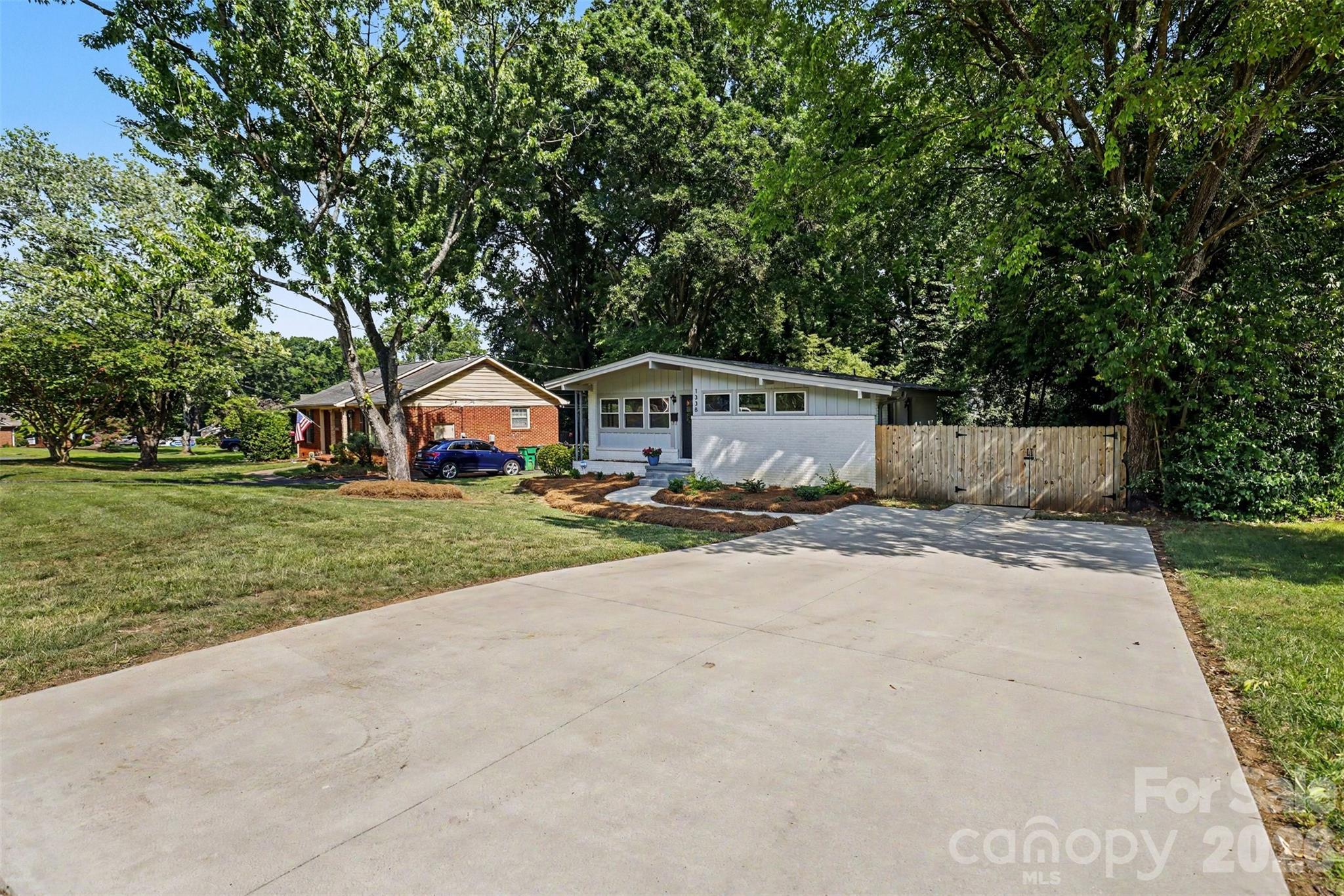 1338 Edgewater Drive