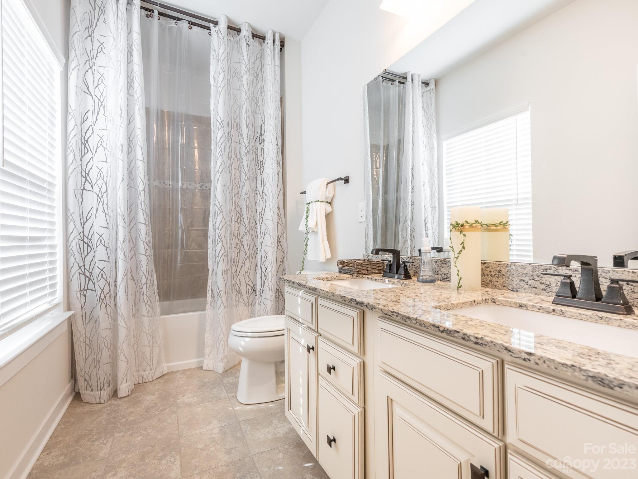 Holcomb Woods - Residential