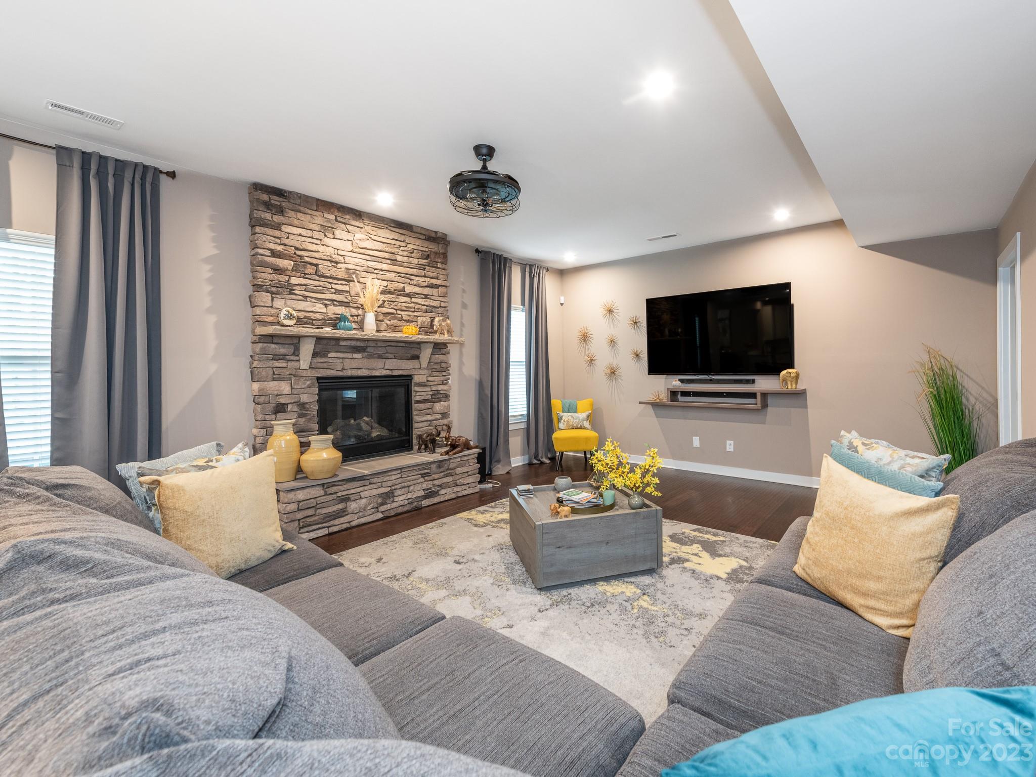 Holcomb Woods - Residential