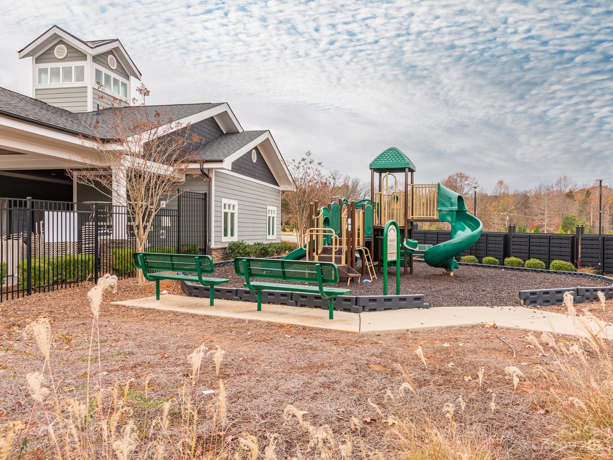 Holcomb Woods - Residential