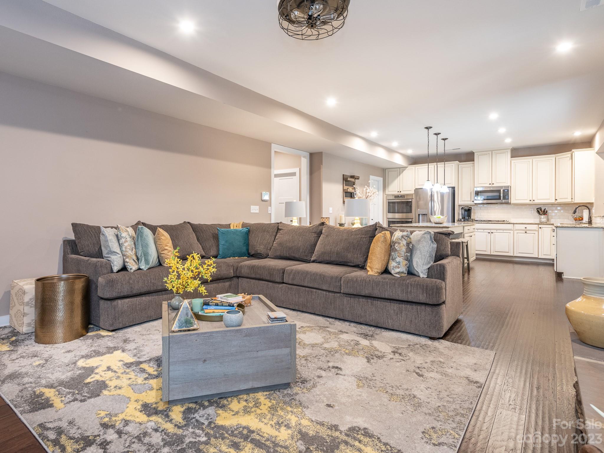 Holcomb Woods - Residential