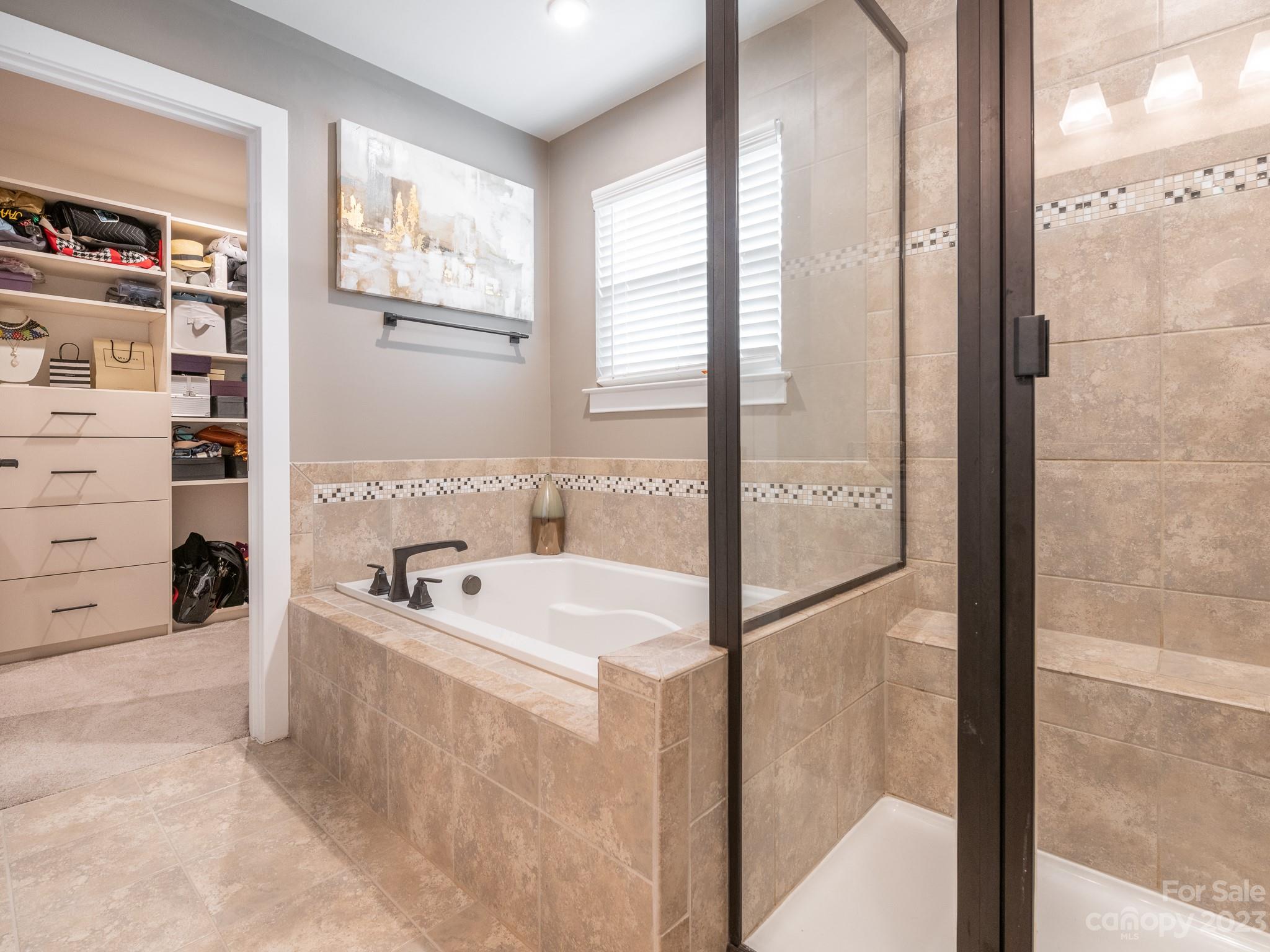 Holcomb Woods - Residential