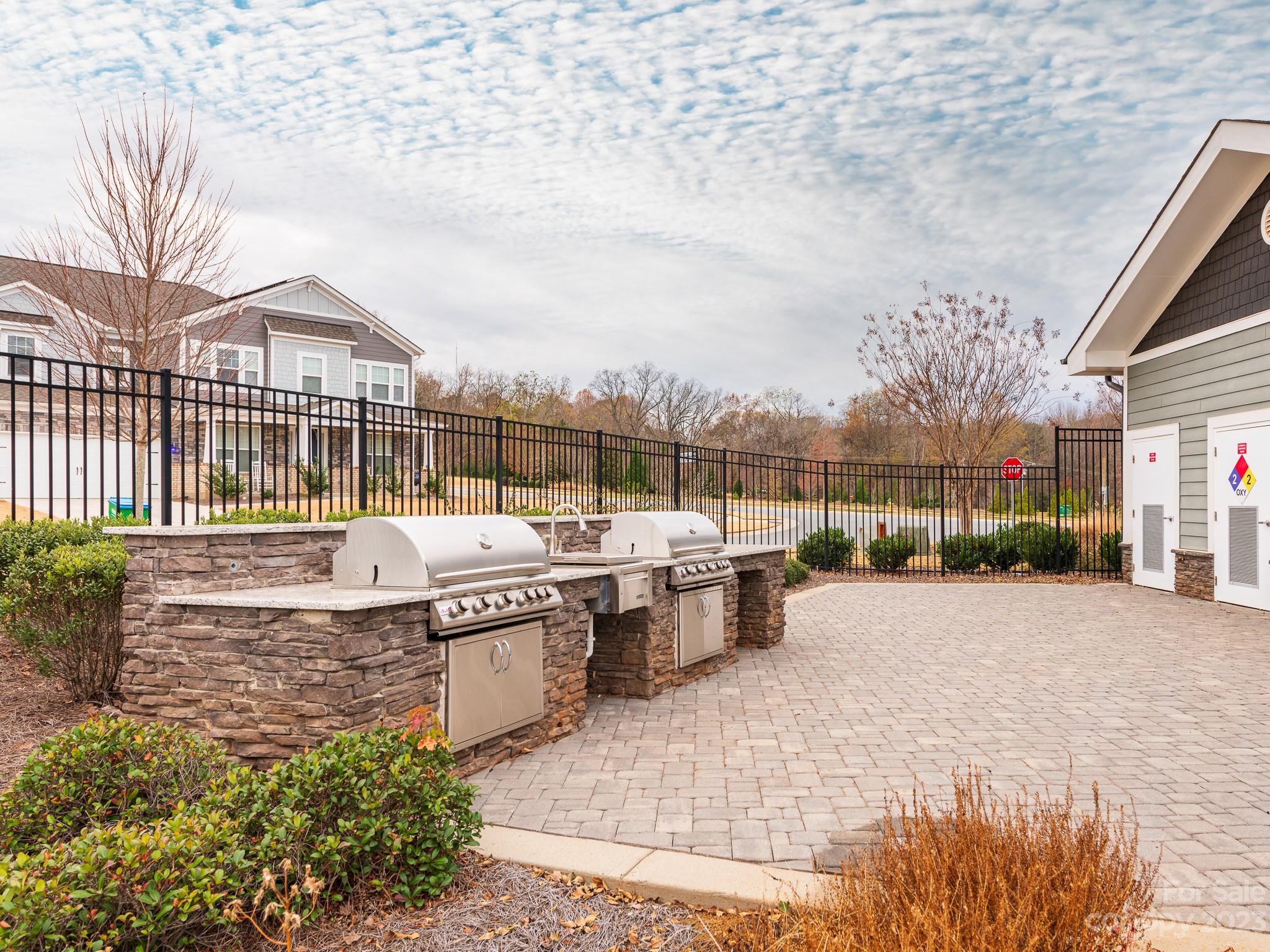 Holcomb Woods - Residential