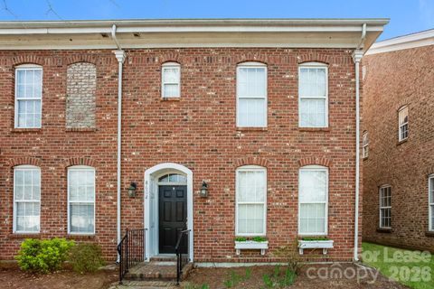 Photo of 8602 Beaver Creek Drive, Charlotte, NC 28269 (MLS # 4363107)