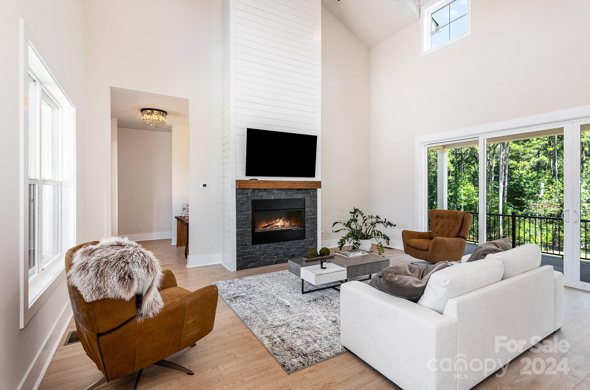 Royal Pines - Residential