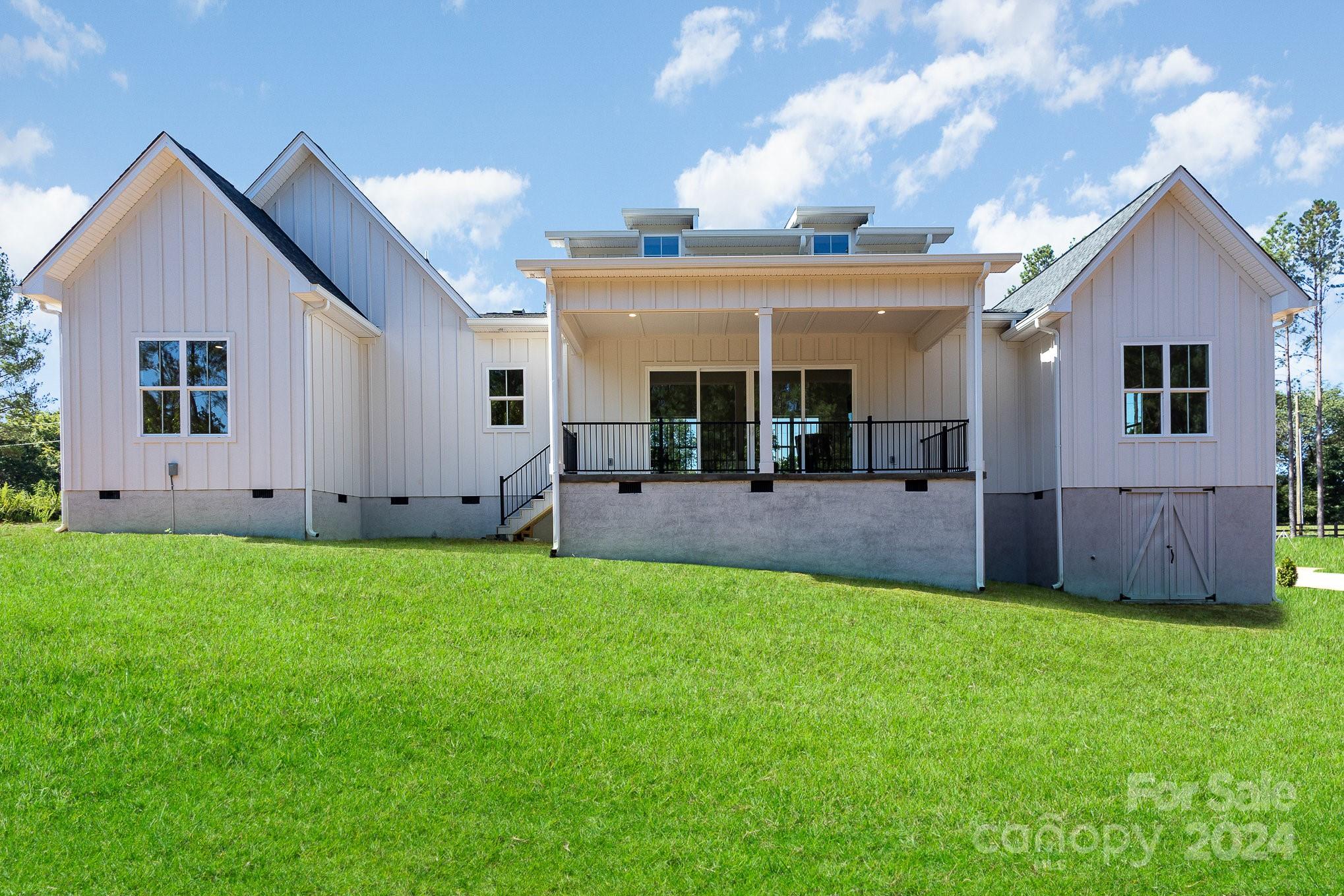 Royal Pines - Residential