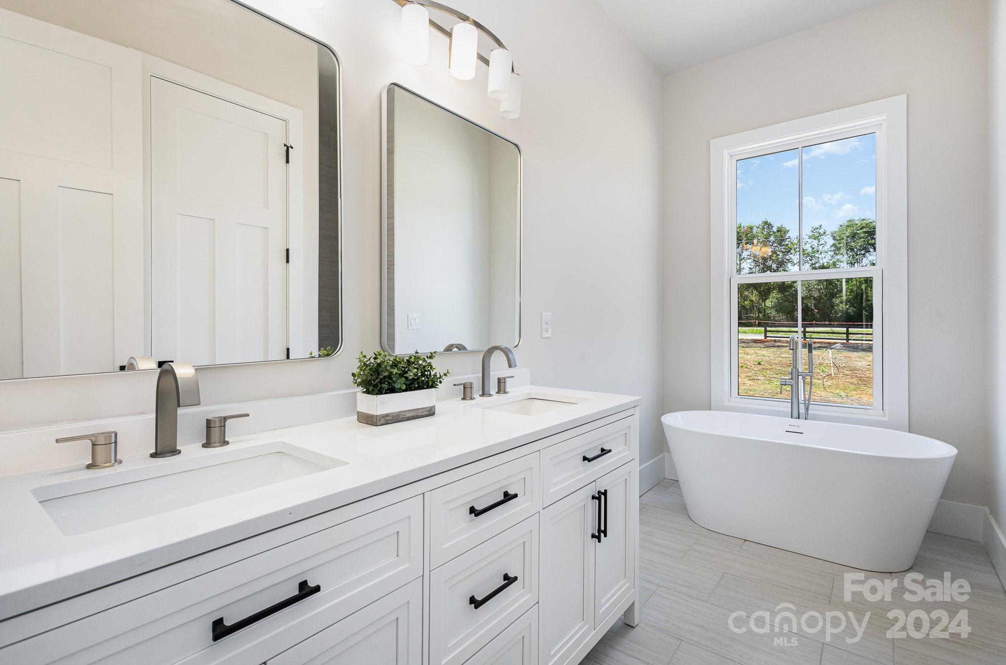 Royal Pines - Residential