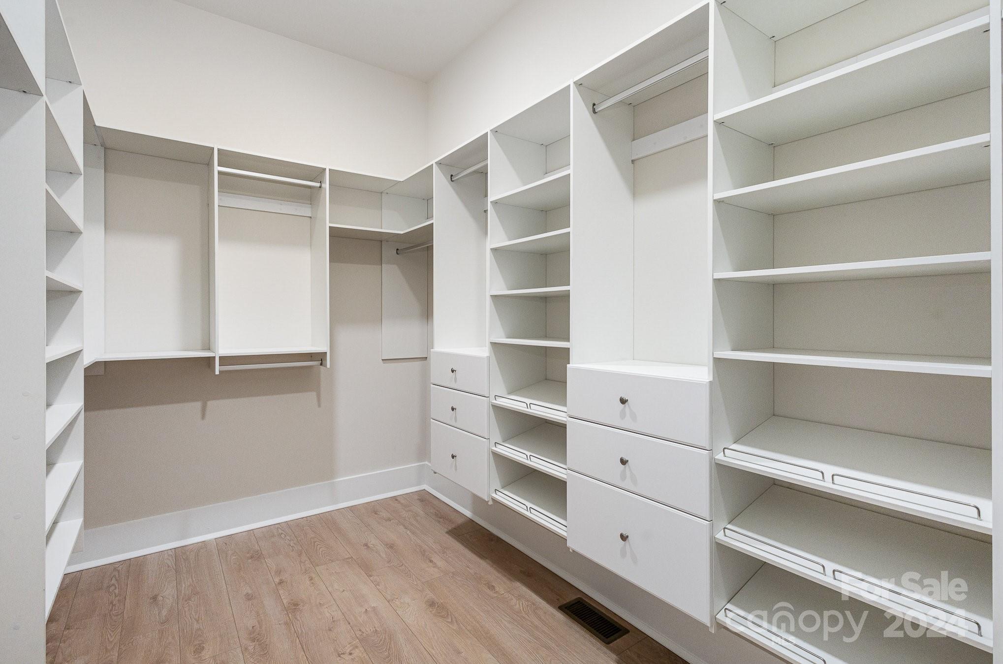 Royal Pines - Residential