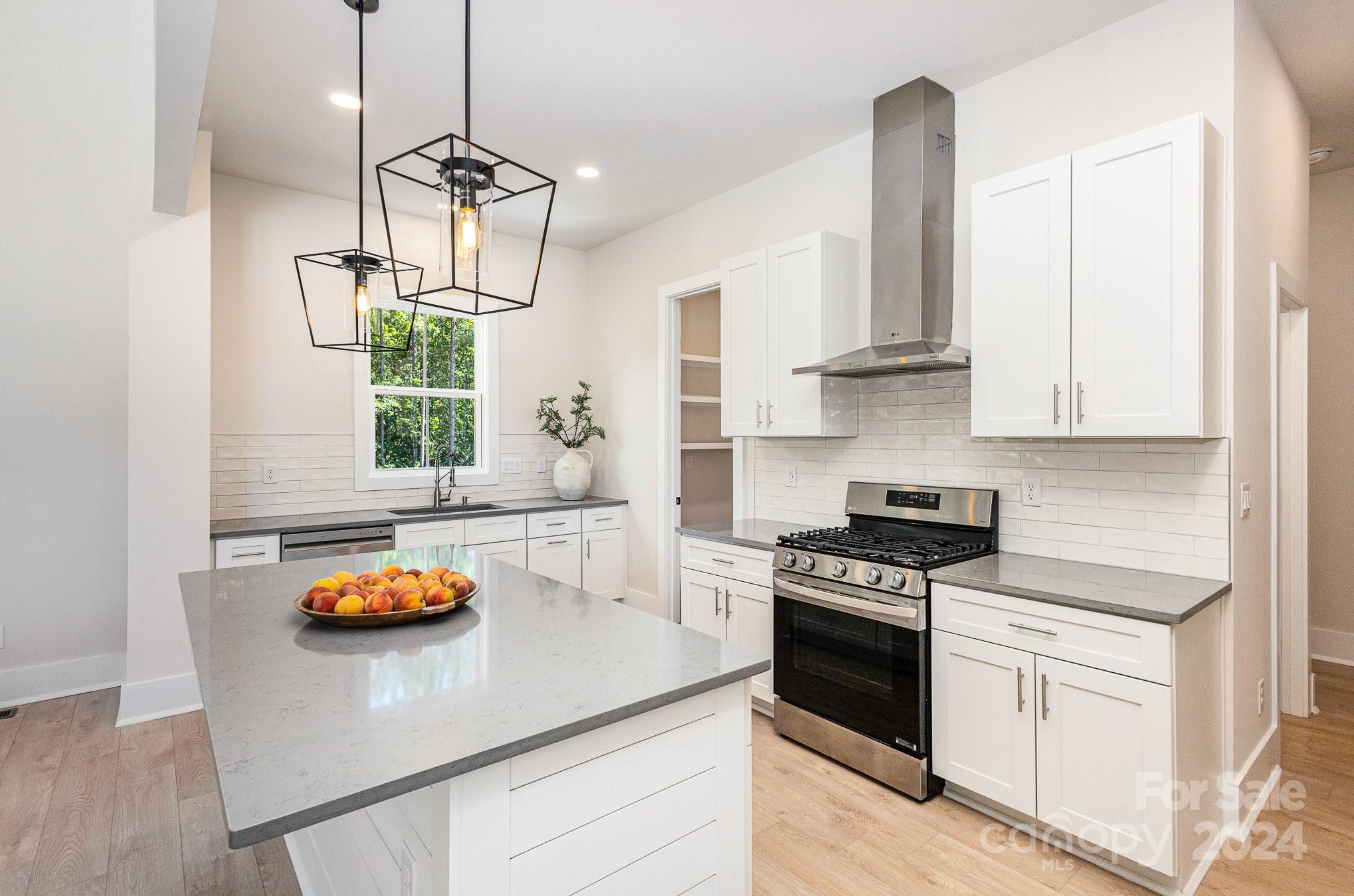 Royal Pines - Residential