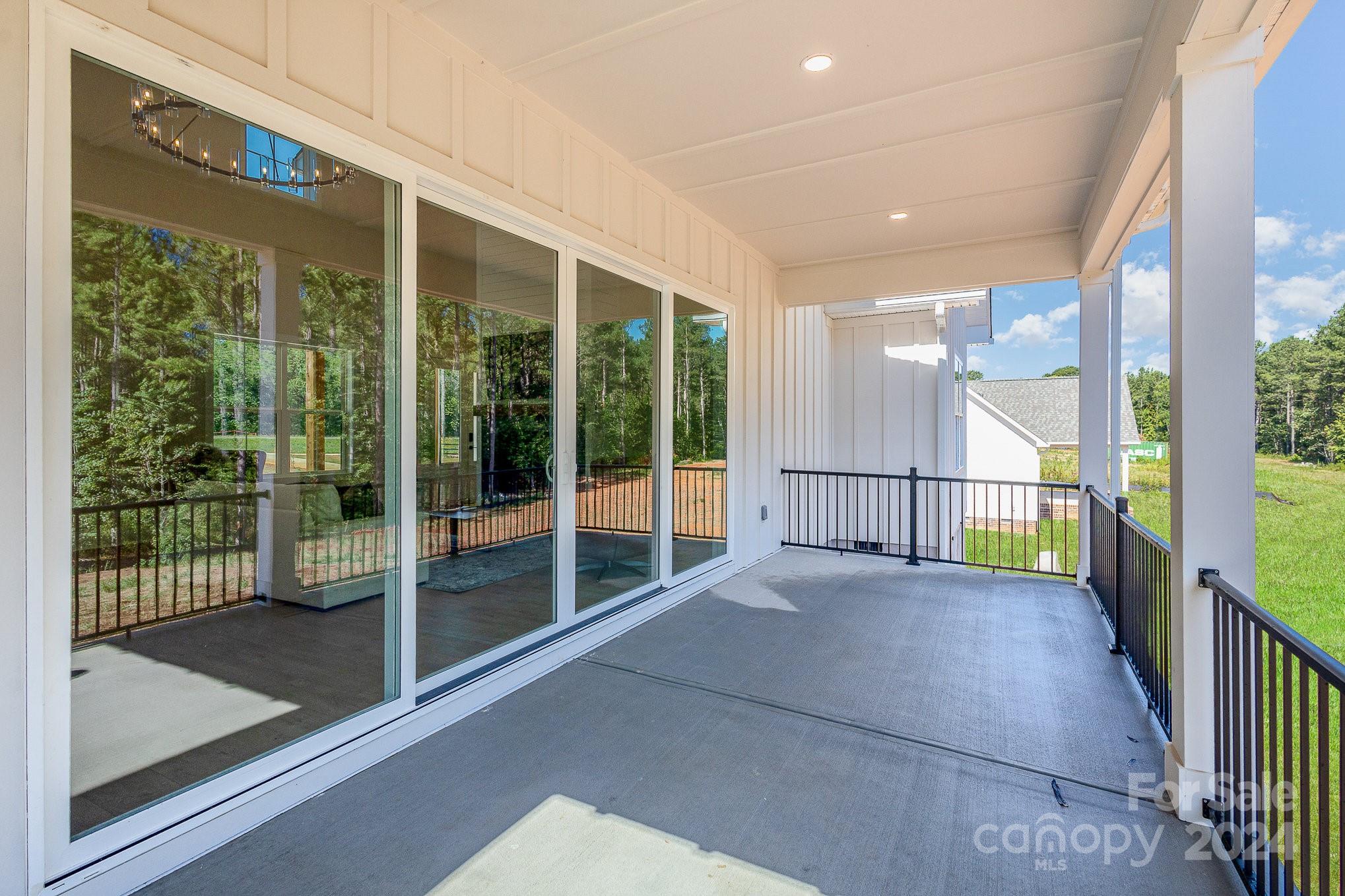 Royal Pines - Residential