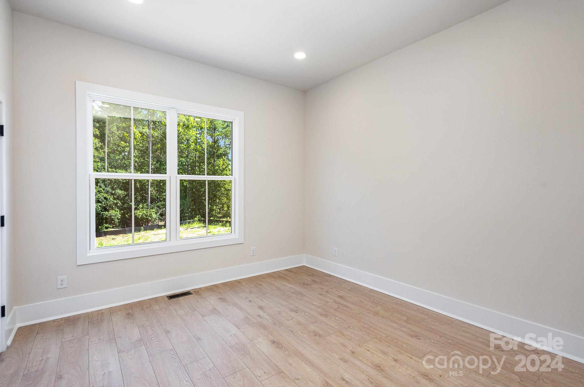 Royal Pines - Residential