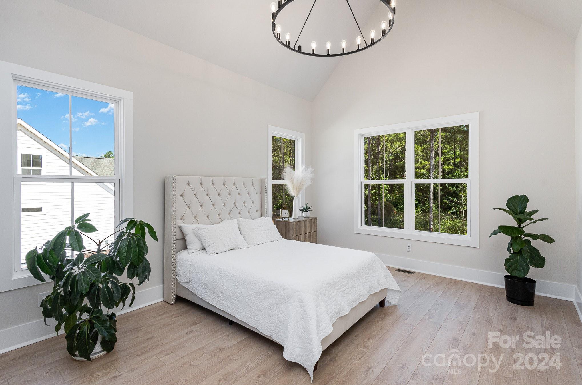 Royal Pines - Residential