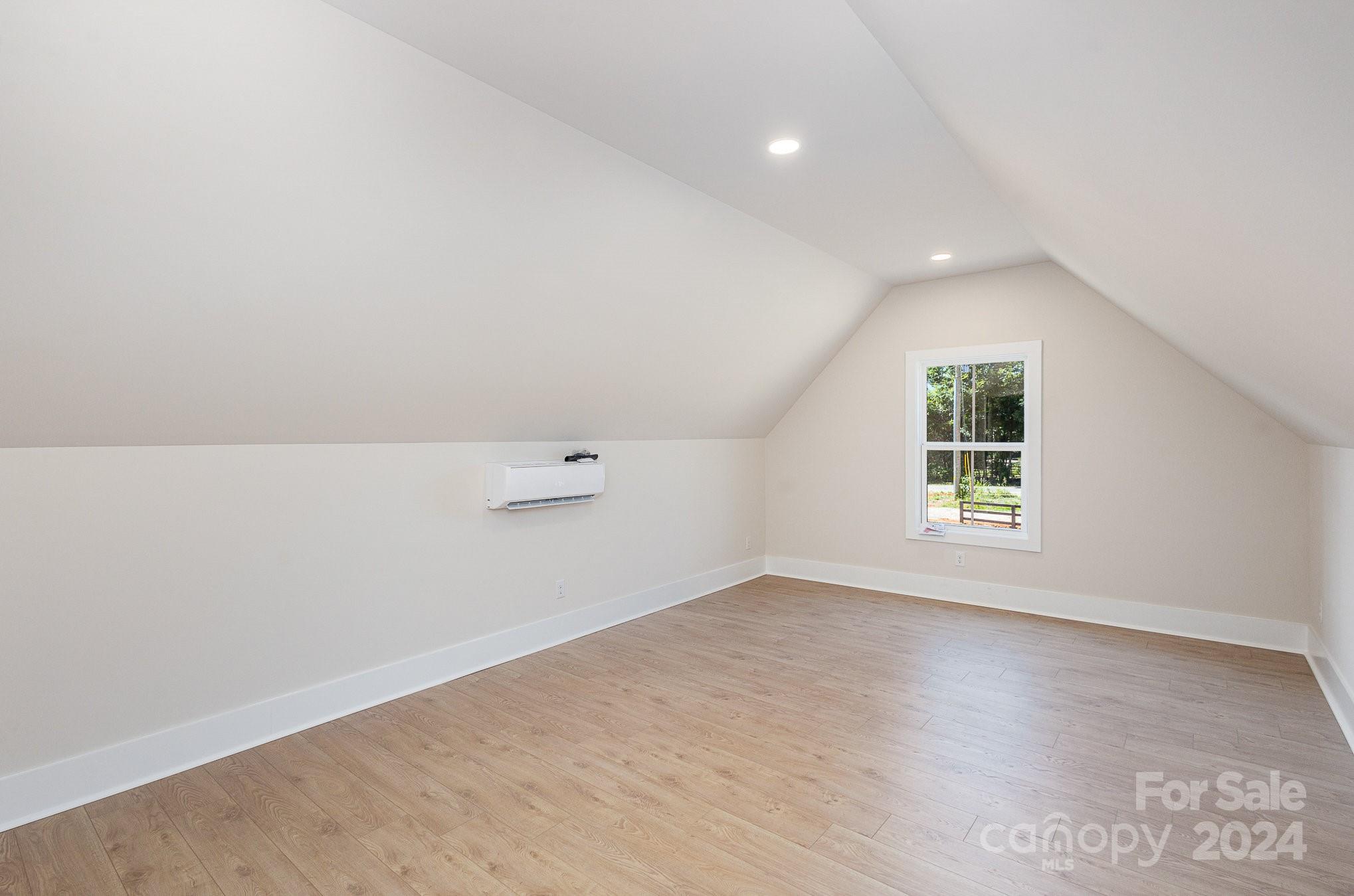 Royal Pines - Residential