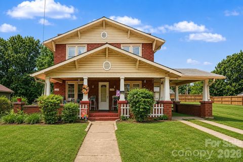 Photo of 1302 Wilson W Lee Boulevard, Statesville, NC 28677 (MLS # 4387292)