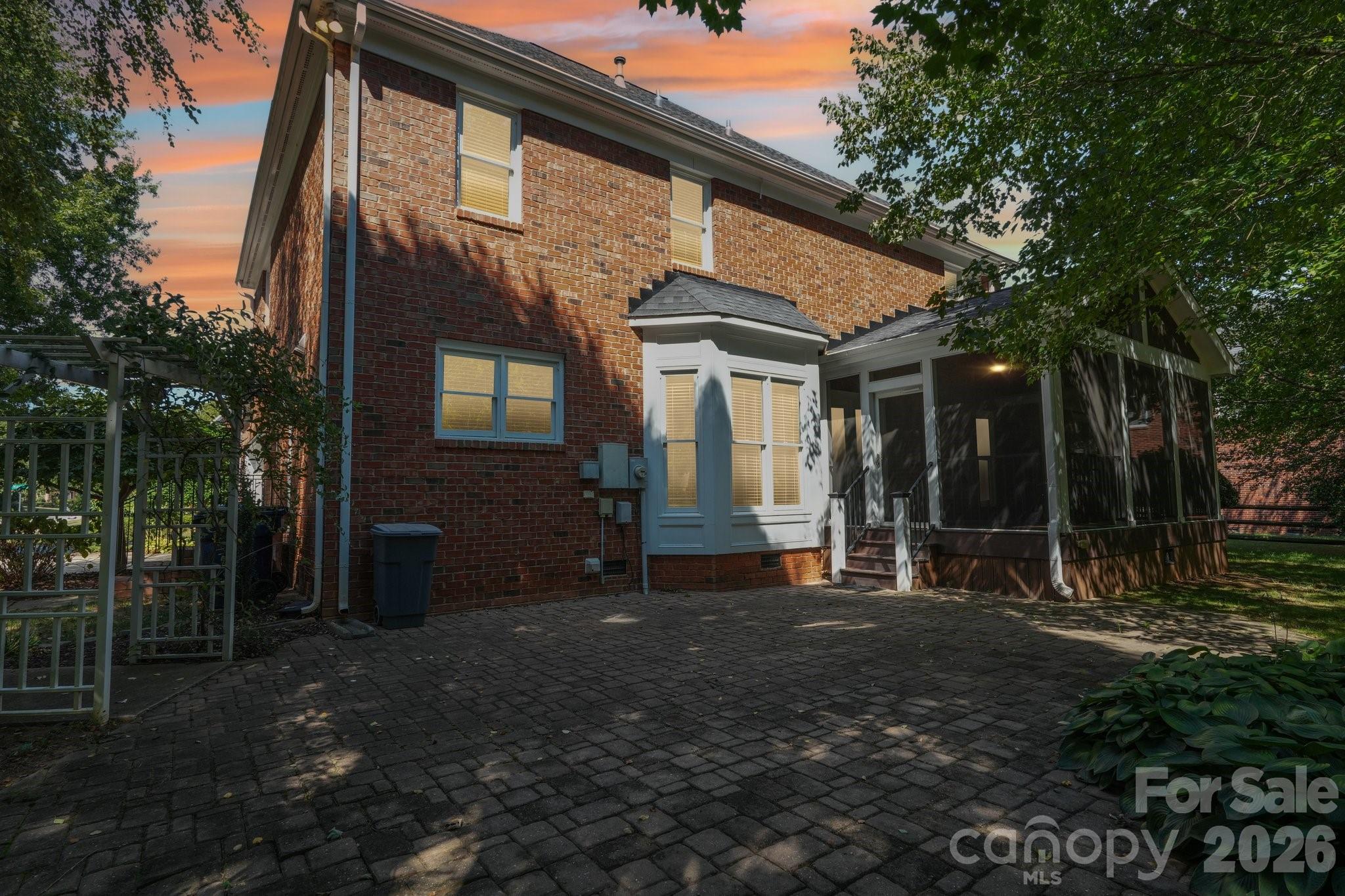10204 Vixen Lane