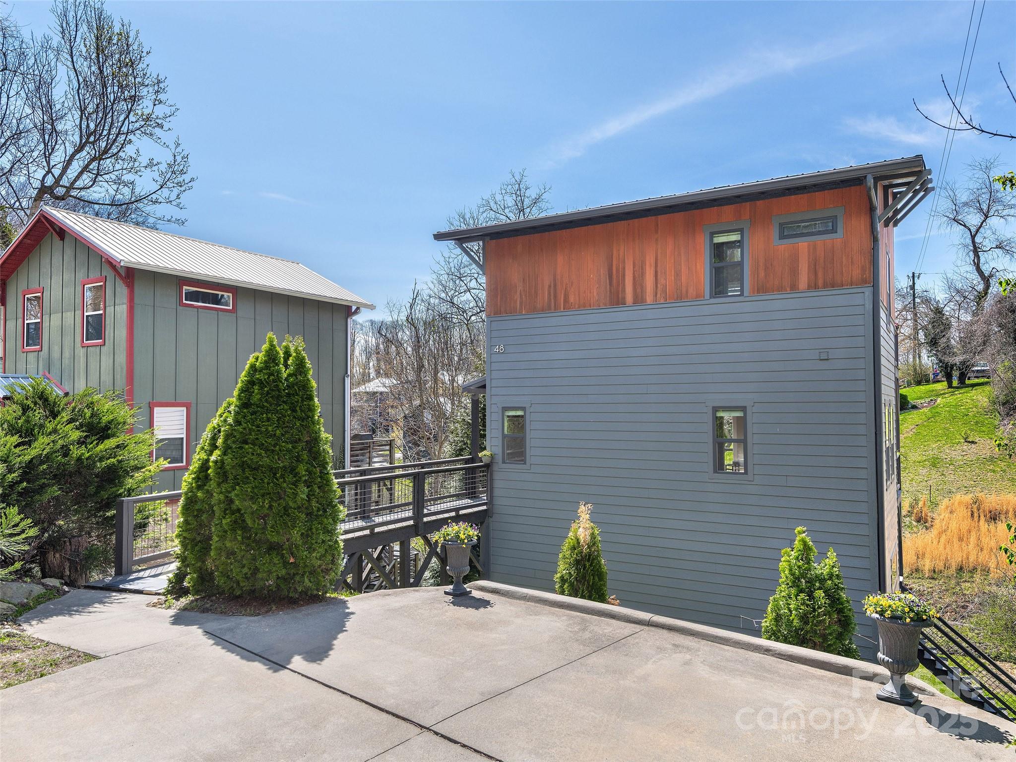 48 Moore Avenue