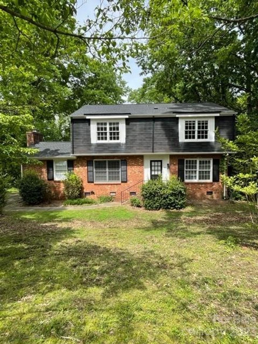 This home is in a great location! It's in a desirable Olde Providence and near SouthPark, Providence Road, and Arboretum Shopping Center.  Don't missed the opportunity to put your personal touches on this home.