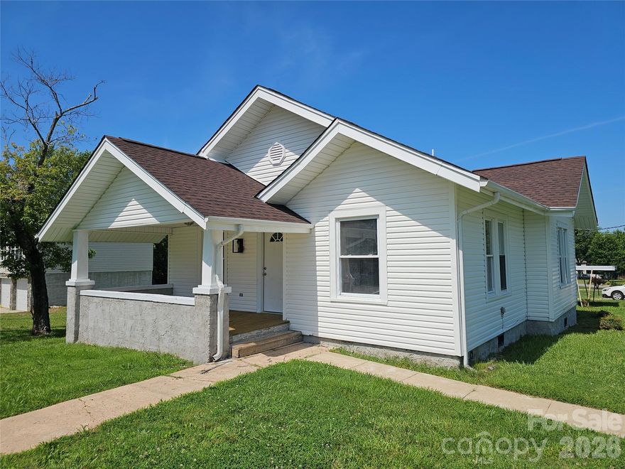 3 Bedroom, 2 Bath Home with Classic Charm and Modern Finishes
Welcome to this move-in ready home offering the perfect blend of character and updates. Featuring 3 spacious bedrooms and 2 full bathrooms, this freshly painted home shines with refinished pine hardwood floors, granite countertops, and new stainless steel appliances in the kitchen.
You'll love the large, light-filled rooms, ideal for both everyday living and entertaining. The open layout flows nicely, while the classic details add warmth and charm throughout. Whether you're enjoying quiet evenings at home or hosting guests, this home offers comfort, style, and space.
Highlights include:
• 3 Bedrooms, 2 Full Baths
• Fresh interior paint throughout
• Refinished pine hardwood floors
• Modern kitchen with granite countertops
• New Stainless steel appliances
• Spacious bedrooms and living areas
Don’t miss this opportunity to own a beautiful home that’s both timeless and turnkey. 1 year home warranty available. Schedule your showing today!