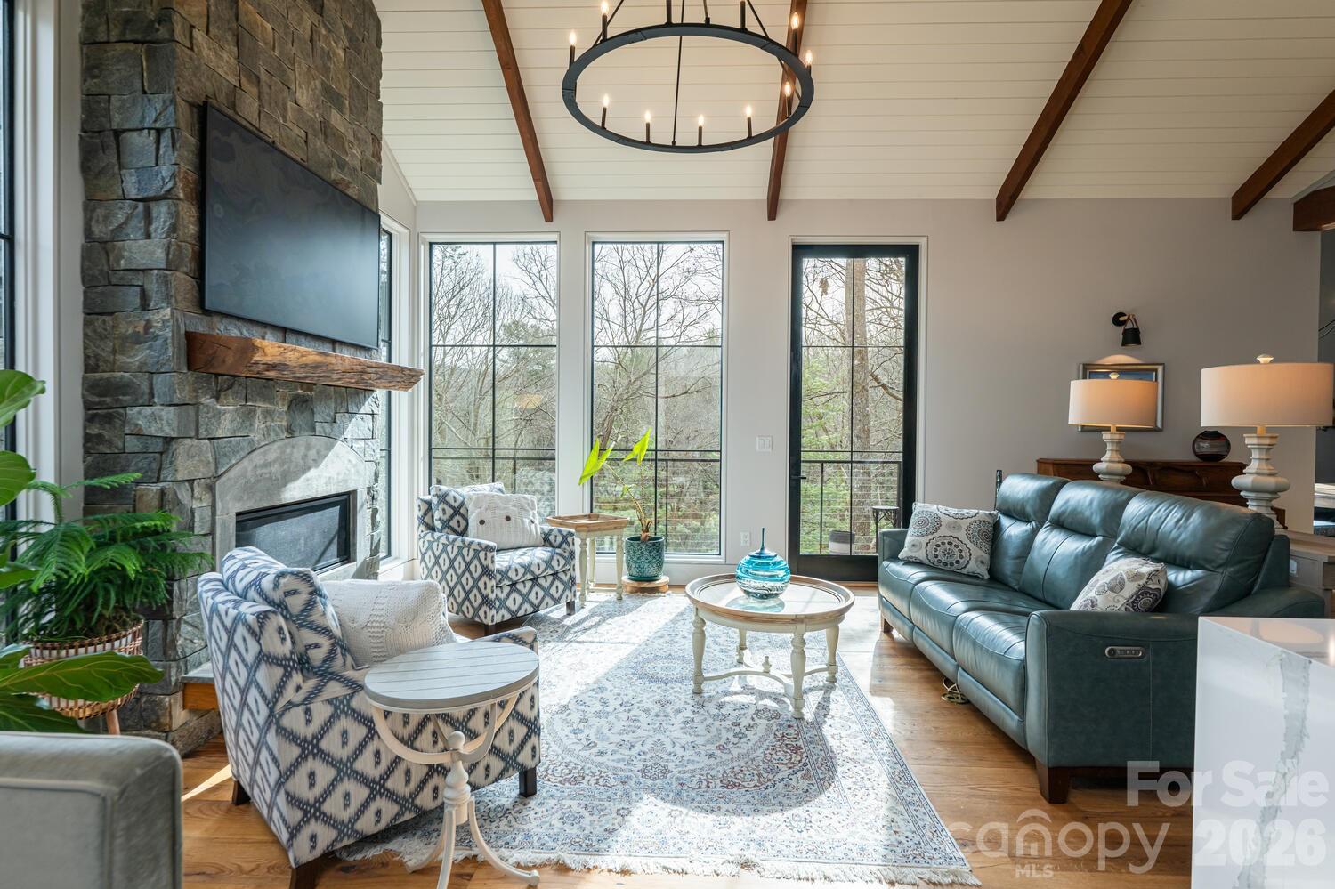 208 Glenroy Court