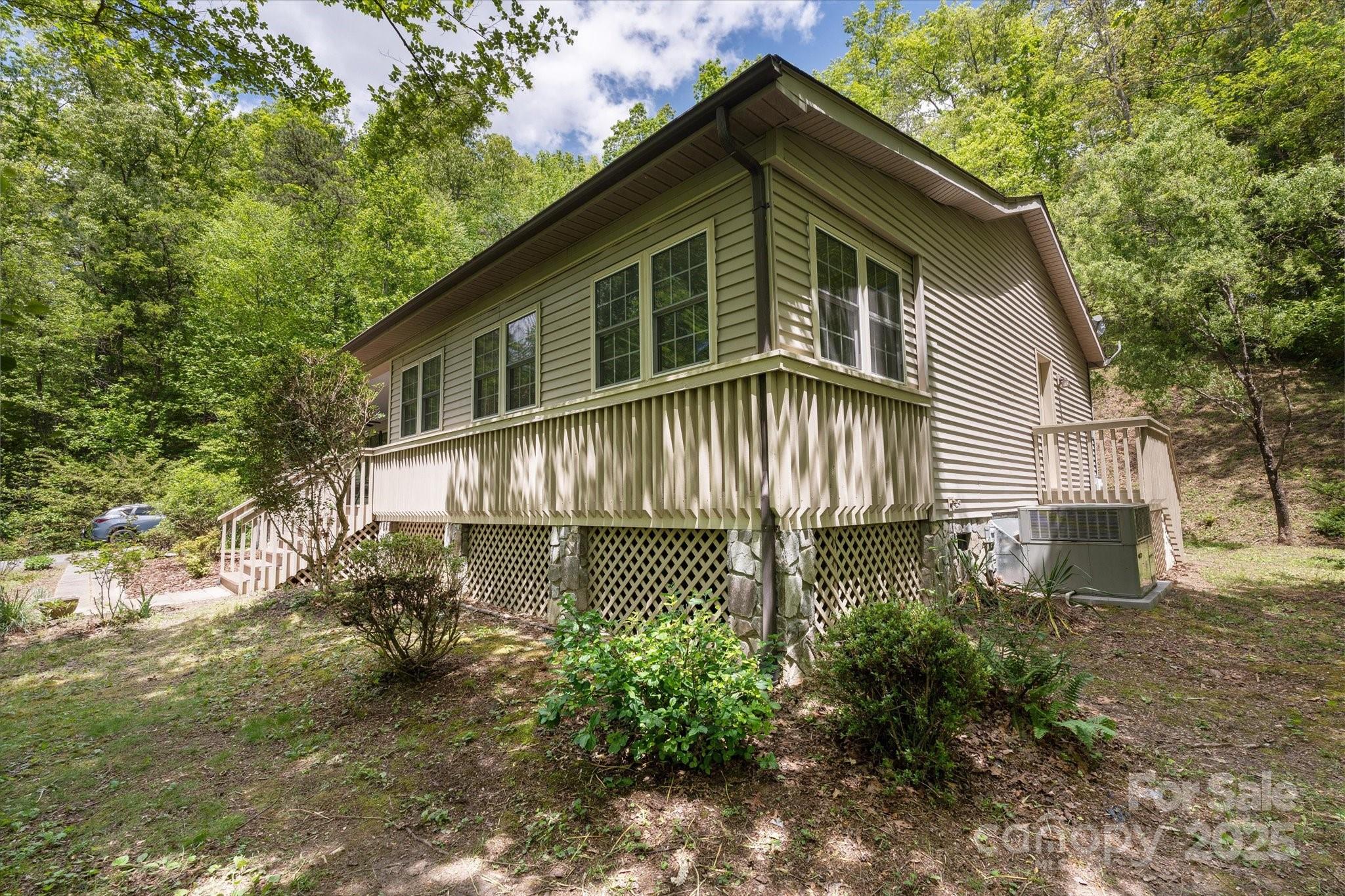 24 Deerfield Lane