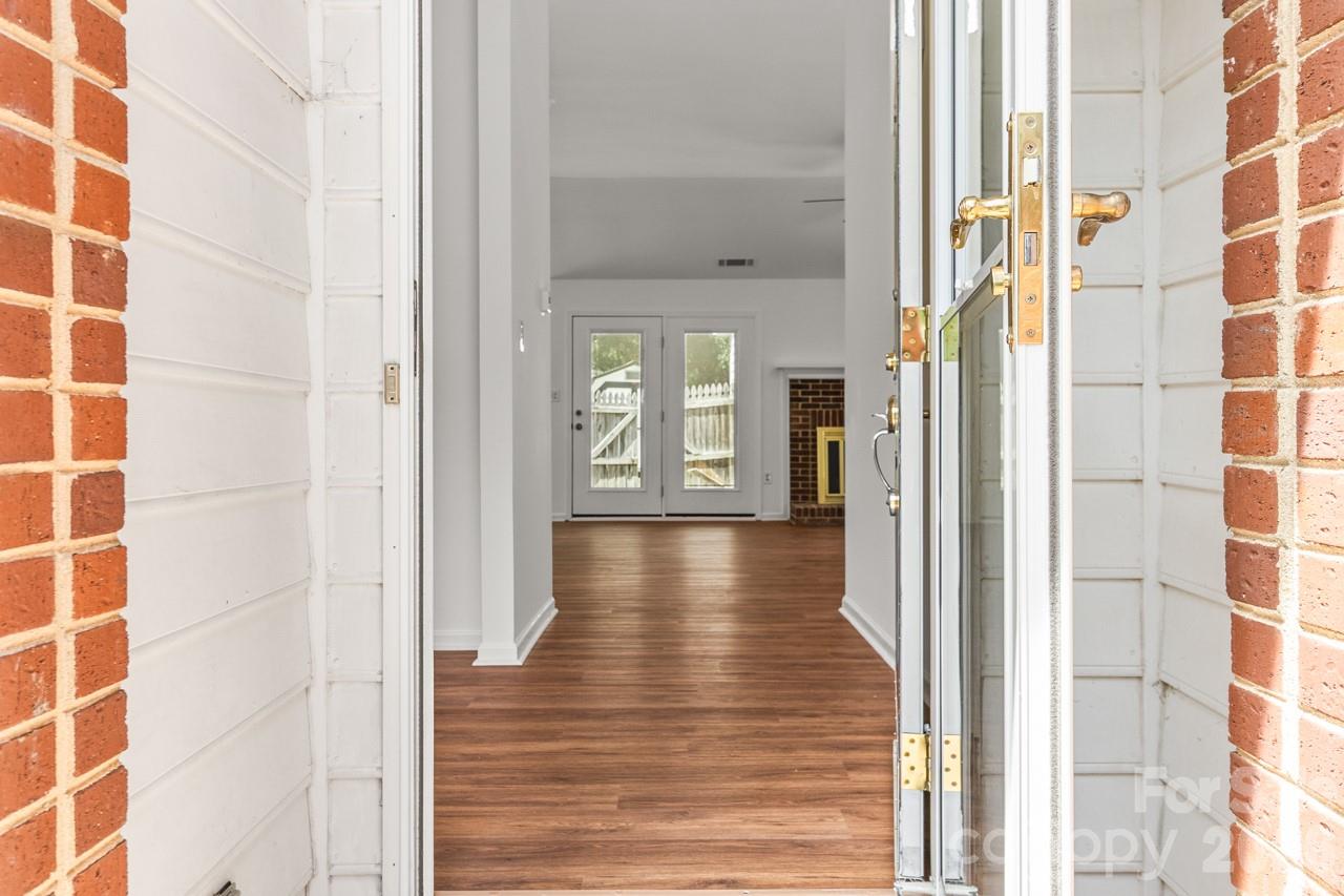 739 Oakbluff Circle