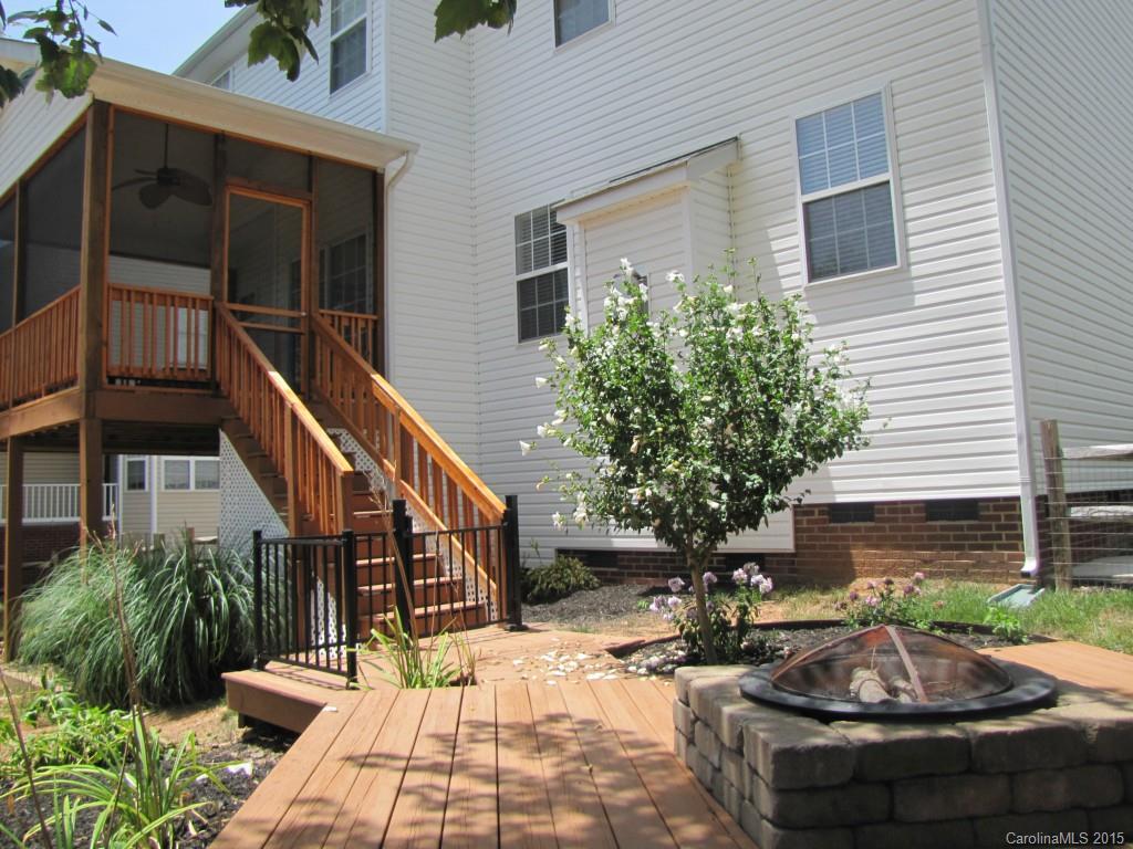 Riverwalk - Residential Lease